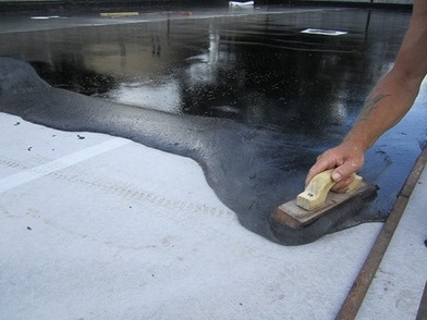 Нанесение мастики на застывший бетон