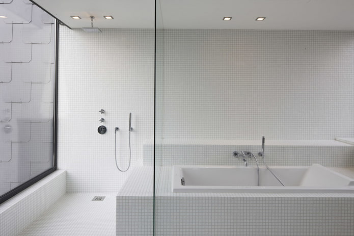 мелкая плитка белого цвета в интерьере ванной