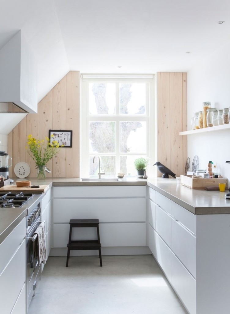 П-образный гарнитур в стиле модерн в маленькой кухне