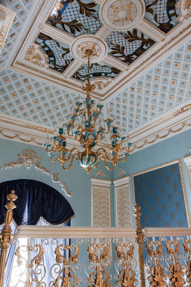 Фрески на потолке спальни в стиле барокко