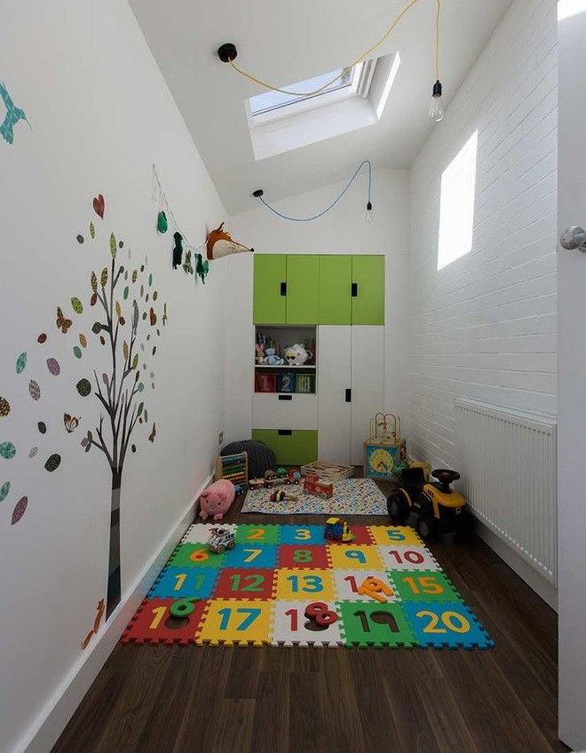 Цифровой рисунок на мягком коврике в детской комнате