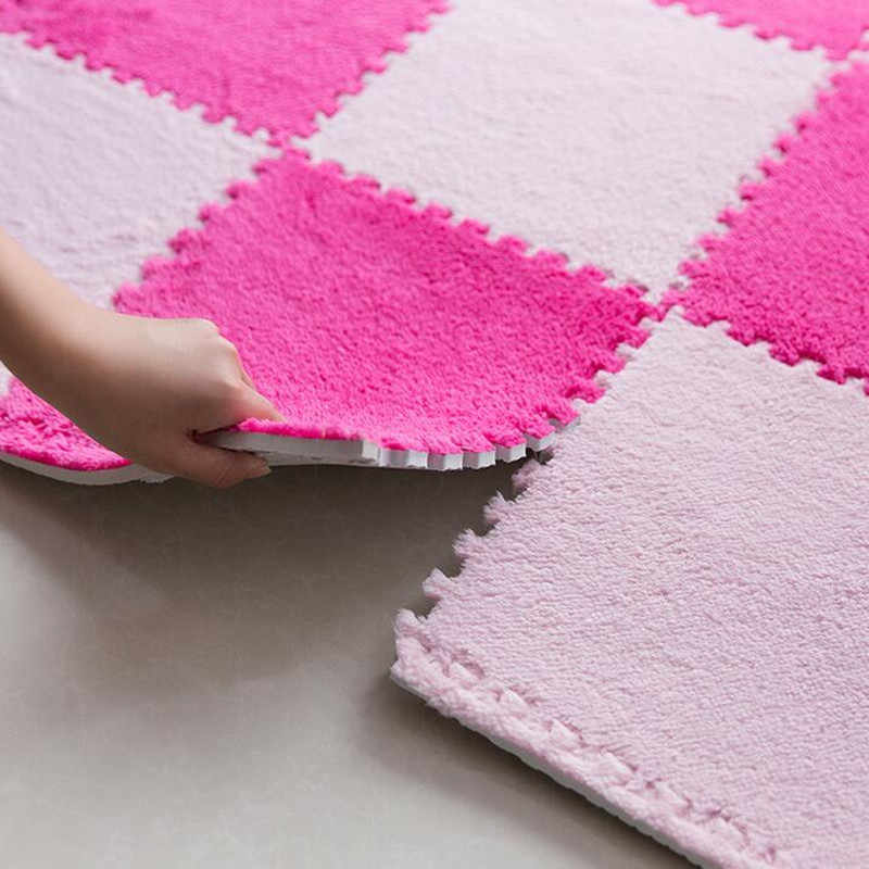 Розовая расцветка мягкой плитки детского коврика