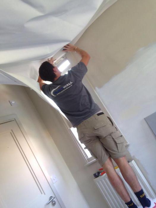 как правильно натянуть потолок