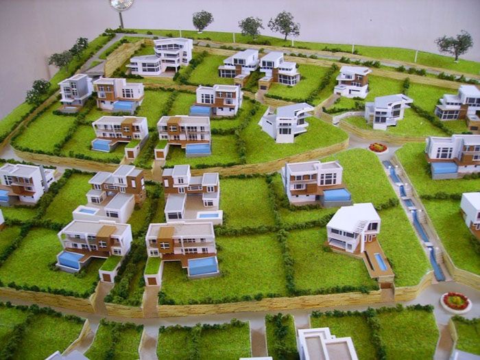 В аналогичном объёмном виде риелторы представляют коттеджные посёлки с таунхаусами и другими объектами недвижимости