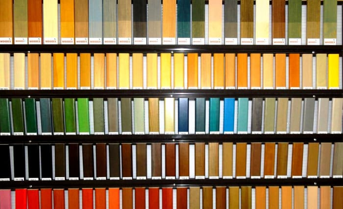 По цветовой палитре современные морилки практически не отличаются от высококачественных красок