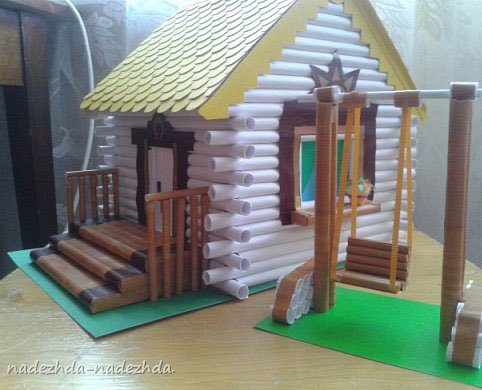 Деревянный домик из обыкновенной бумаги