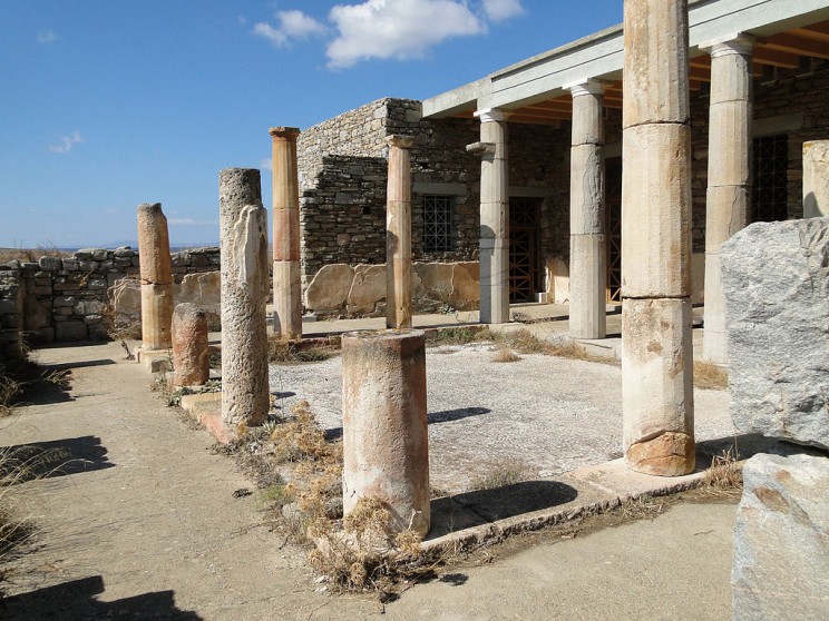 25 Ways to Build a House From Around the World: From Ancient Greece to Today