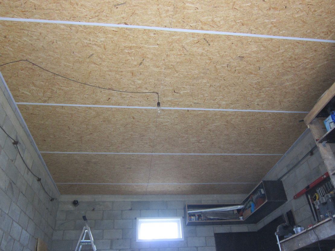 подшивной потолок из фанеры