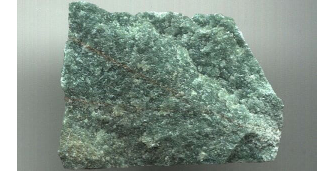 1-kvarcit-kamen-dlya-bani-svojstva-kotorogo-izvestny-vsem-4