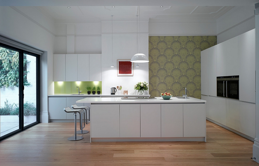 Яркие элементы декора на кухне: креативные обои в стильном интерьере от Roundhouse