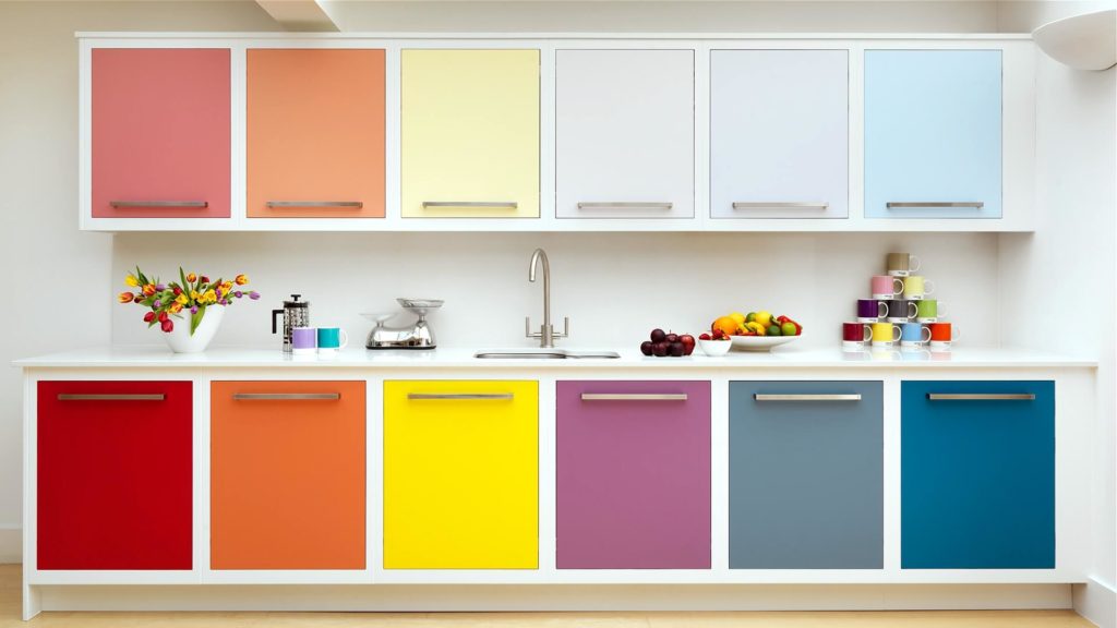 Фото разноцветных крашенных МДФ фасадов для кухни