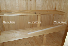 Полки в деревянной бане