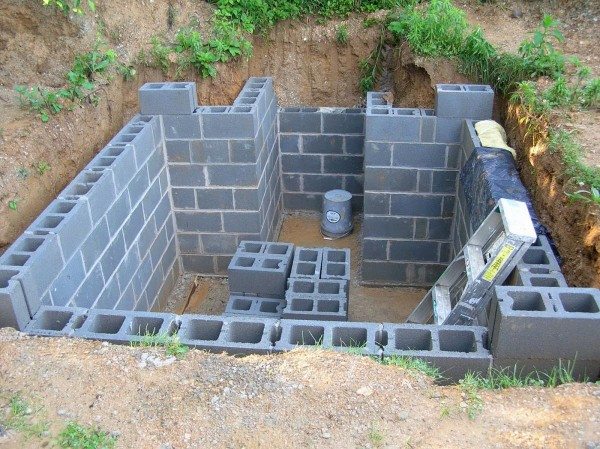 Стены из бетона можно заменить кладкой из пеноблоков