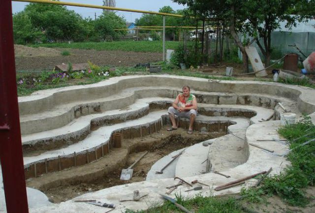 a_homebuilt_swimming_pool_thats_pretty_awesome_640_14