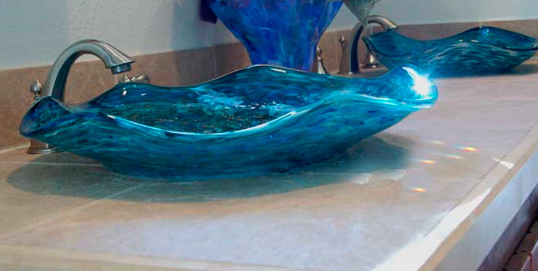 Стеклянная раковина для ванной – узоры и формы