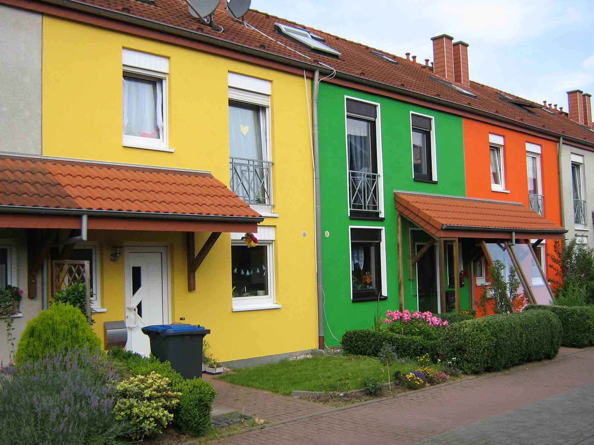 Яркие фасады дома