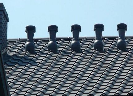 Аэраторы на крыше из металлочерепицы