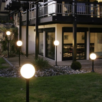 Фасадные светильники: выбор архитектурной подсветки для здания