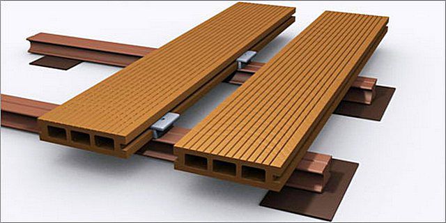 Почему бы не покрыть пол на открытом балконе декингом – древесно-полимерными композитными «досками»?