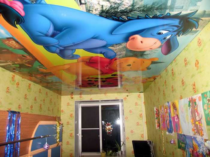 Натяжной потолок с героями мультфильма длядетской комнаты 