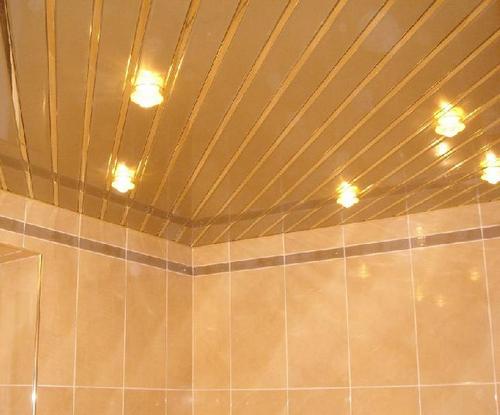 Реечный потолок в ванной комнате фото